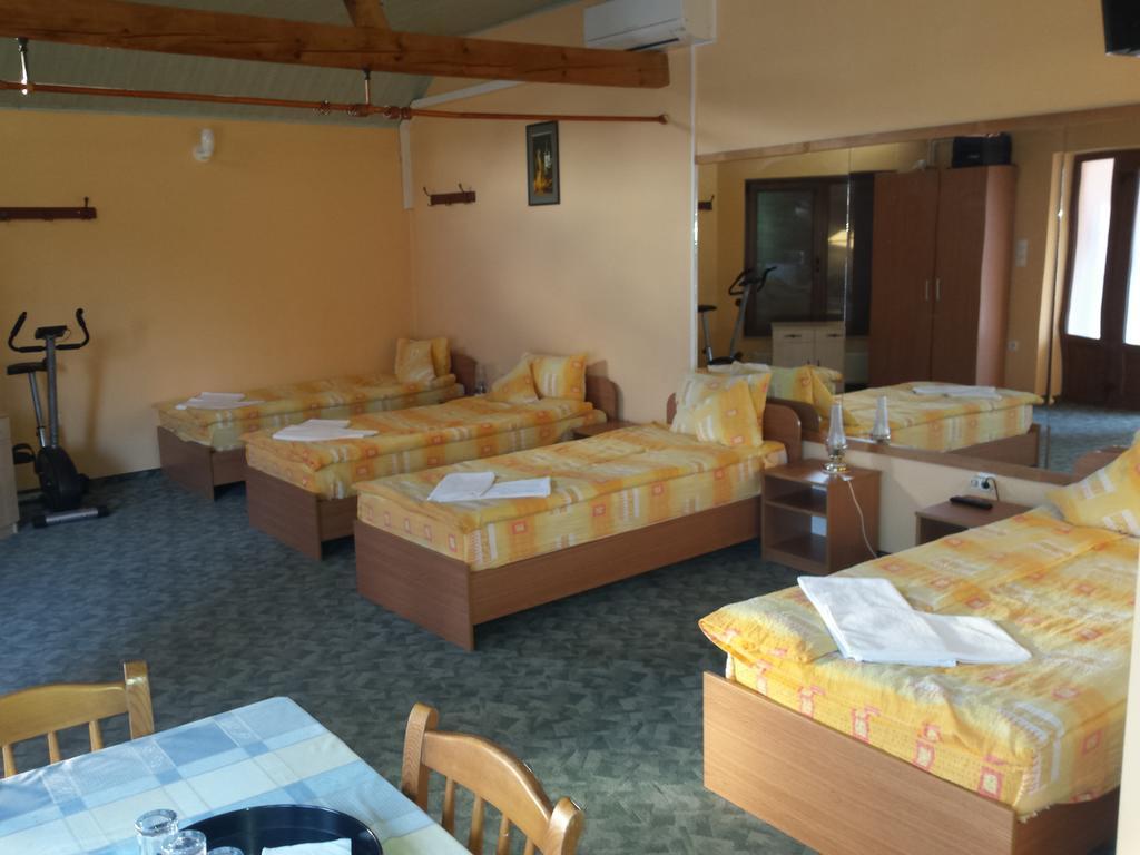 Pension Tip-Top Targu Mures Phòng bức ảnh