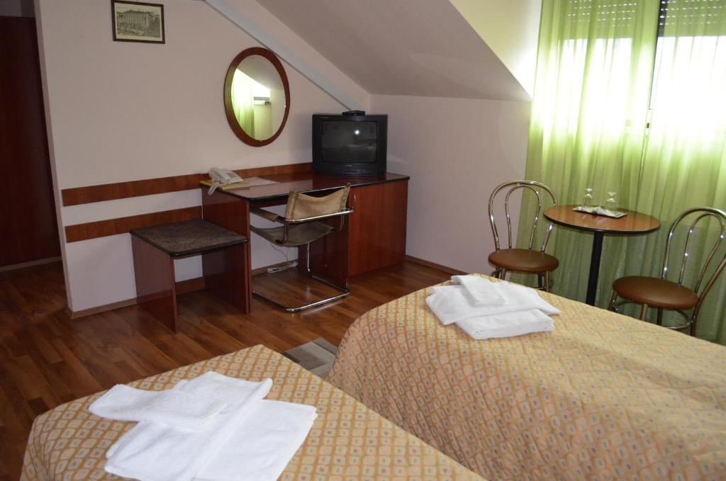 Pension Tip-Top Targu Mures Phòng bức ảnh