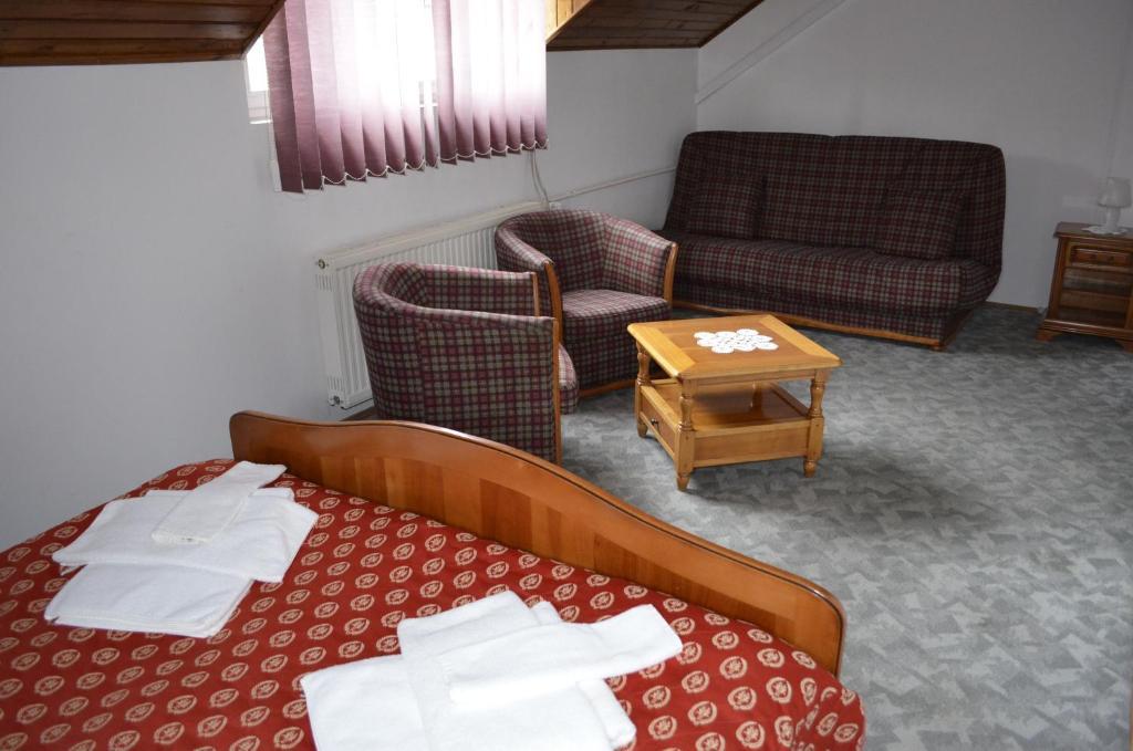 Pension Tip-Top Targu Mures Phòng bức ảnh
